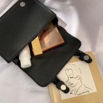 Небольшая ретро сумка женская фото